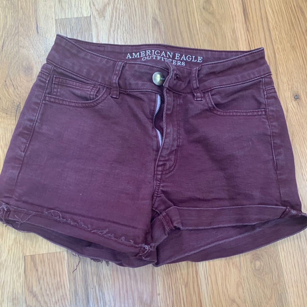 AMERICAN EAGLE MAROON JEAN SHORTS SIZE 0 FITS S/CS